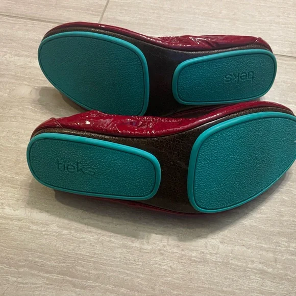 Tieks Women's Ruby Red Patent Flats 7 - Picture 3 of 3
